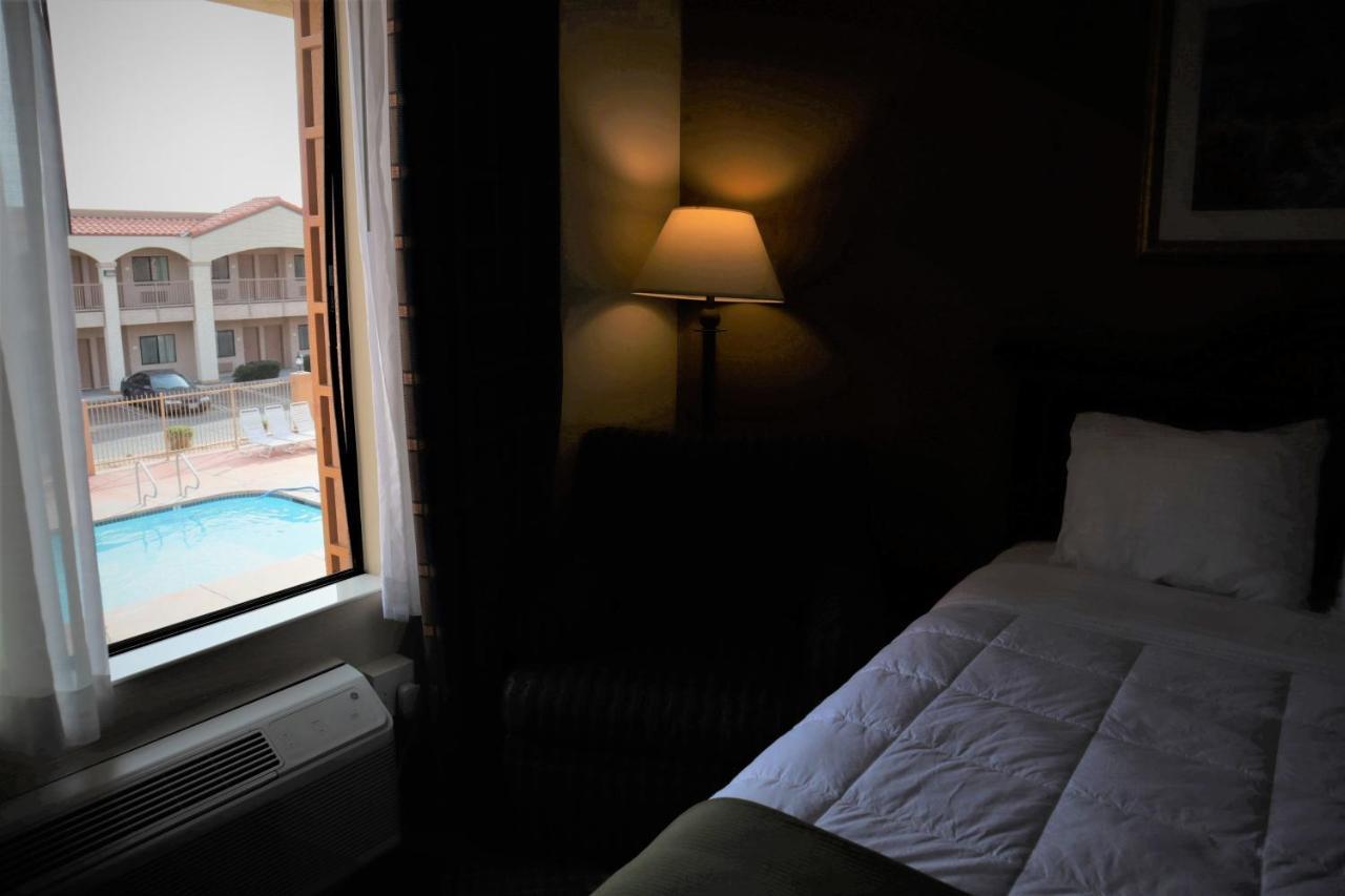 Oasis Inn And Suites 29 Palms Hotel Joshua Tree National Park Twentynine Palms Buitenkant foto